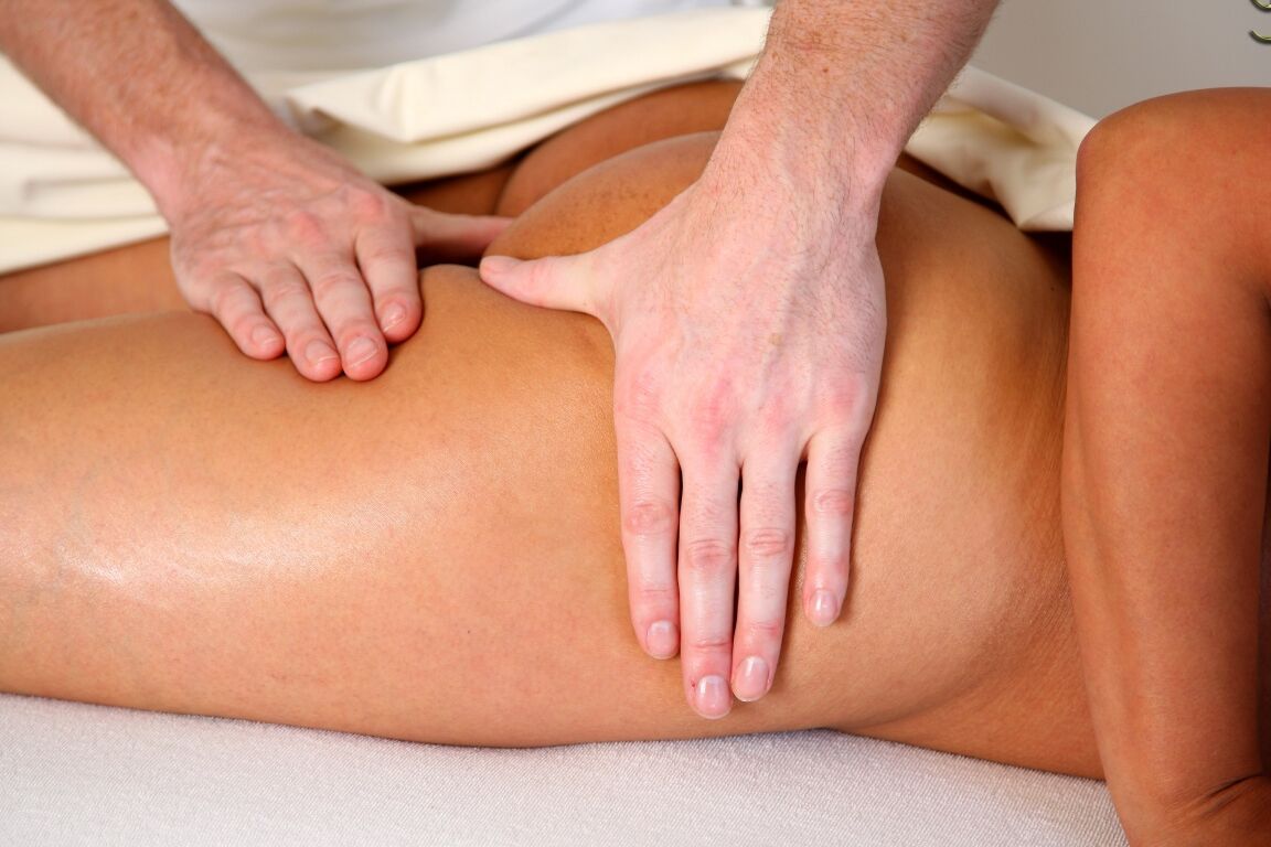 16P Mulher madura gostosa Danica Collins recebe uma massagem de corpo inteiro de seu massagista
