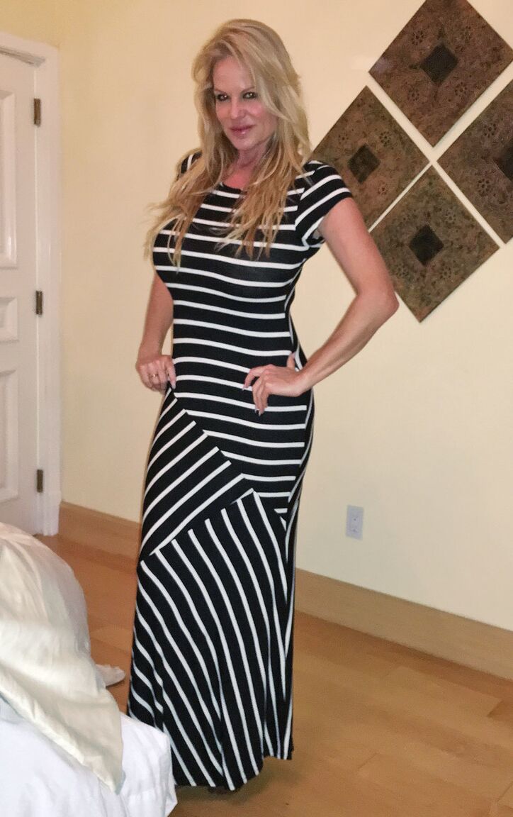 17P Big flagra MILF Kelly Madison libera seus enormes naturais