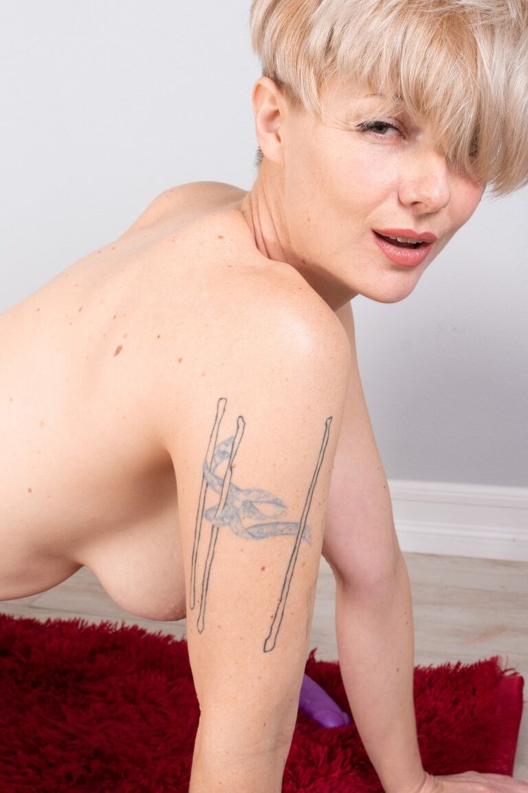 21P Somos Dakota Rose peluda