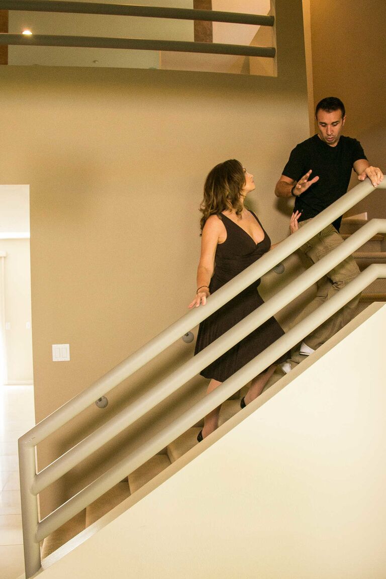 21P Hot MILF Rebecca Bardoux amamenta um garanhão, peitinho fode com ele