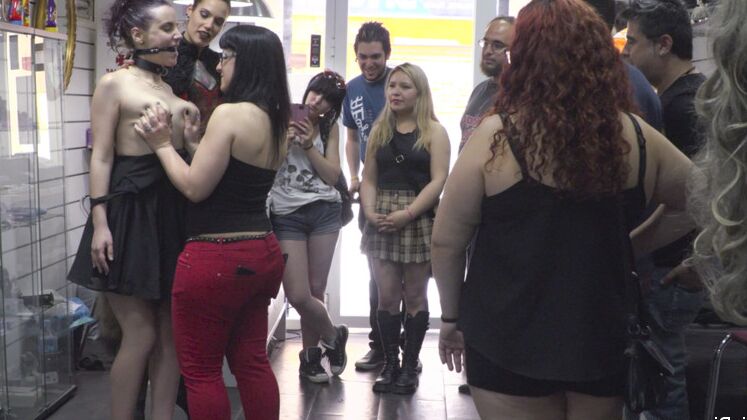15P Silvia Rubi takes Aragne Spicy to the Spanish Kings Castle where she's gagged