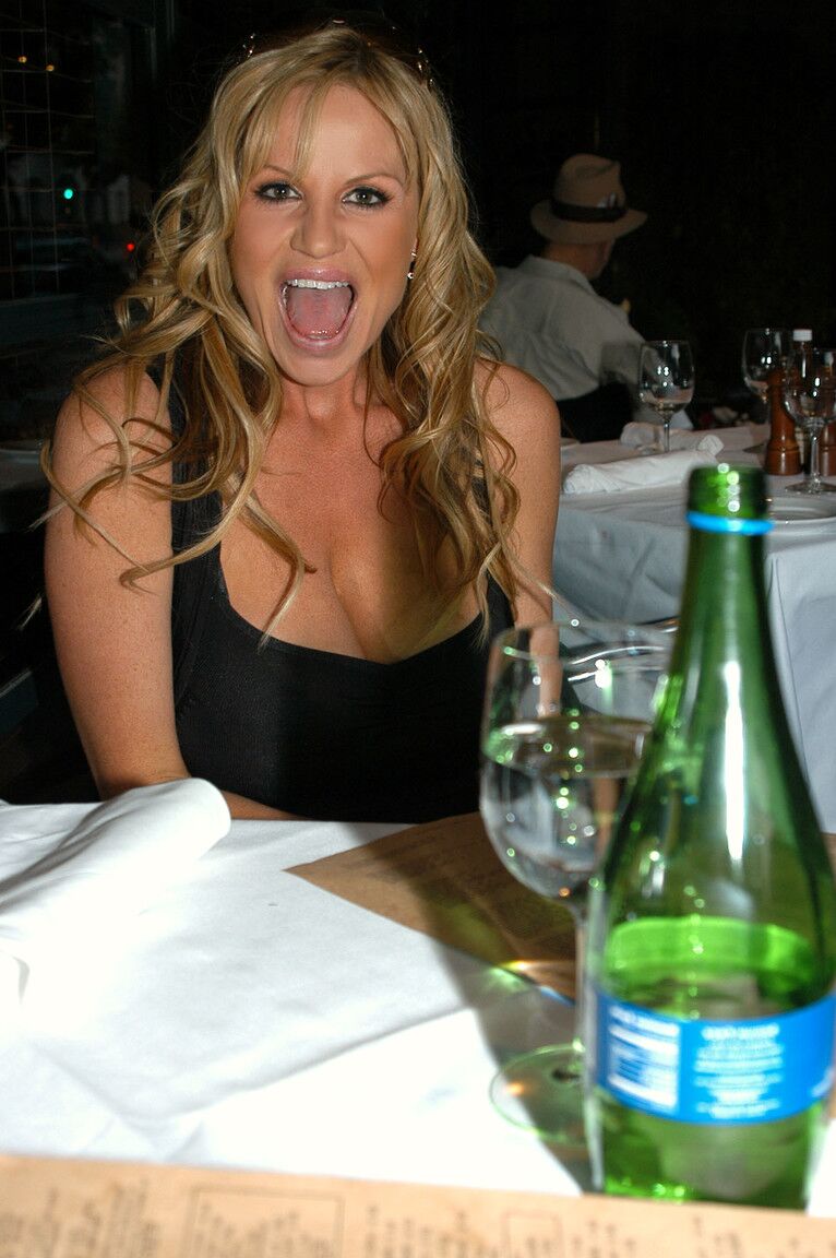 17P Dirty blonde MILF Kelly Madison flashes her fuckable pussy to paparazzi