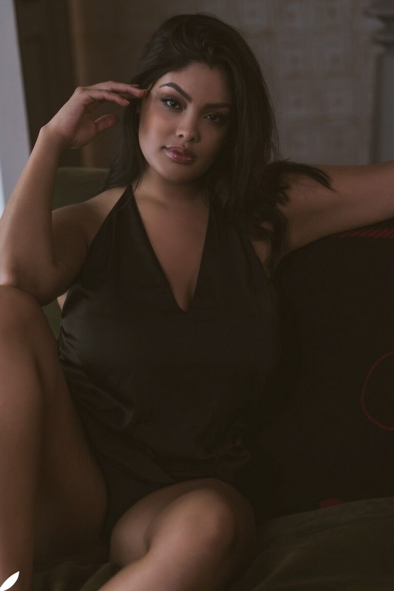 16P 自宅で披露する巨乳の見事なメキシコ人美女ジョセリン・コロナ