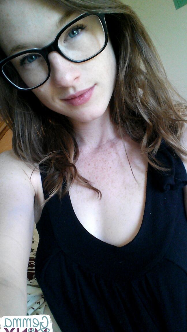 15P Solo girl Gemma Minx takes selfies in various states of undress
