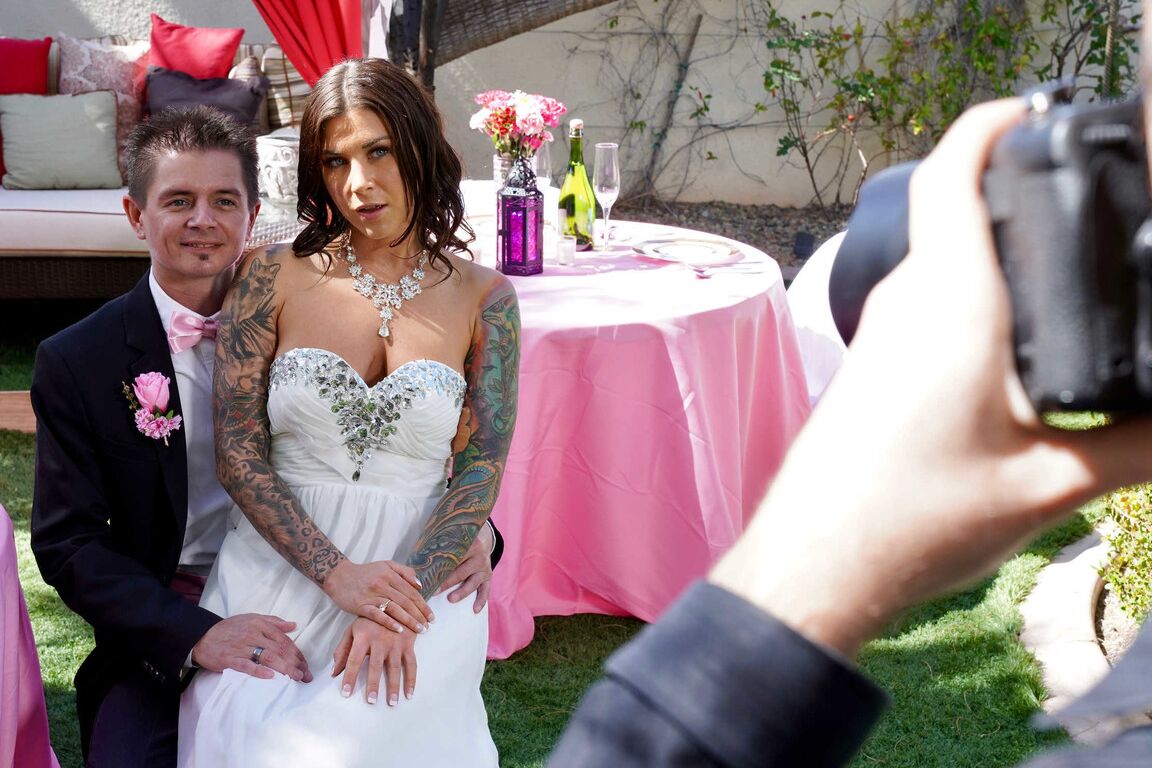21P Lesbian Abigail Mac fucks bisexual bride Felicity Feline at the wedding