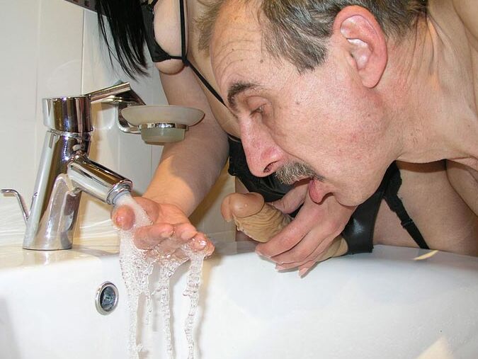 14P Strapon Slaves The strapon cleaner