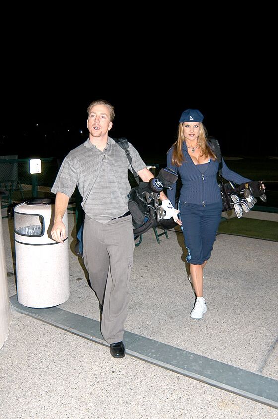 17P La sucia jugadora de golf Kelly Madison se hace una mamada dura después de un partido de golf