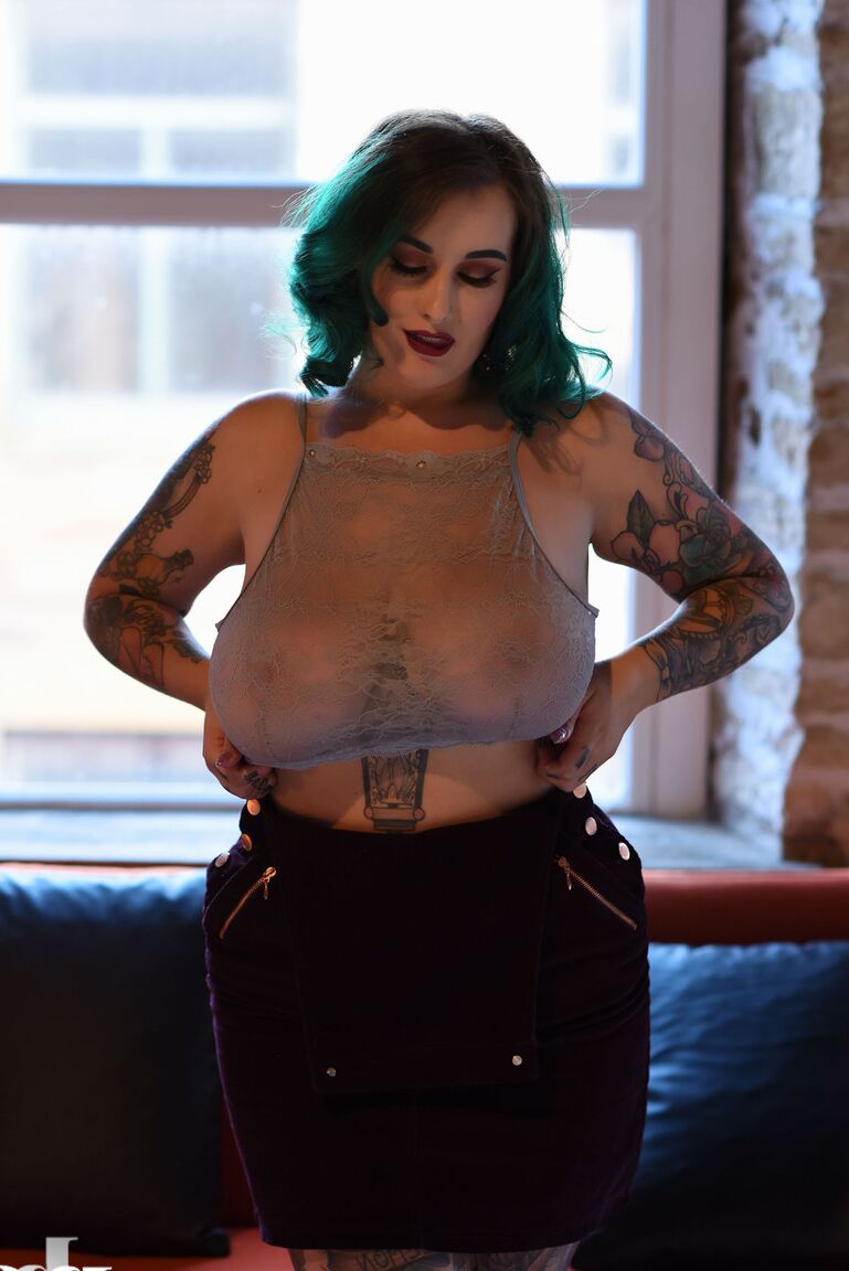 21P Chubby babe with green hair Galda Lou displays her huge boobs and fat ass