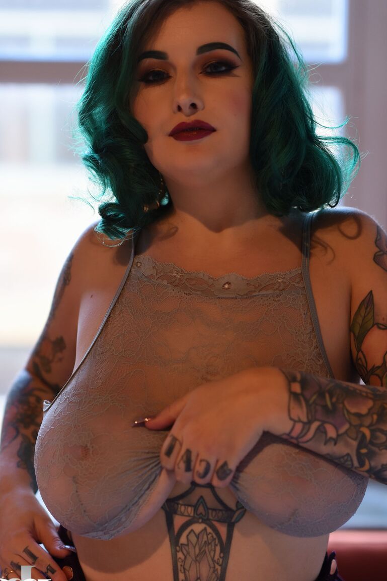 21P Chubby babe with green hair Galda Lou displays her huge boobs and fat ass