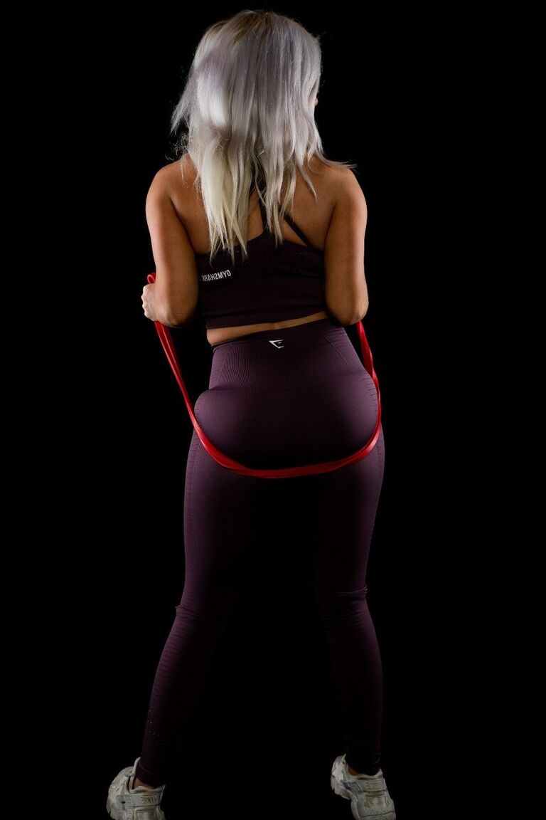 12P Athletic babe Lu Elissa stands naked after removing spandex workout clothes