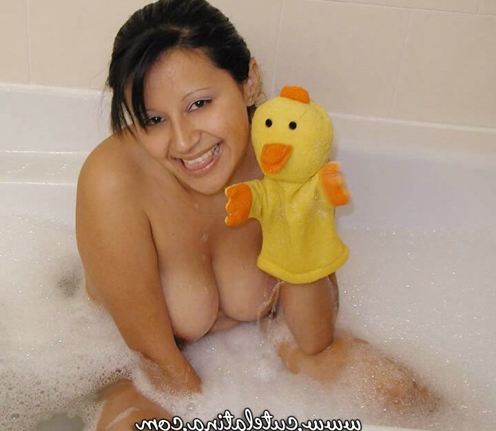 13P Talia's duckie and dildo in the bath