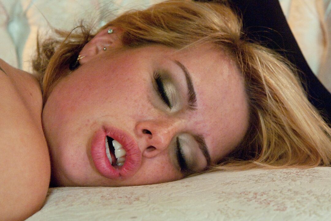 21P Mulher amarrada Tara Lynn Foxx é fodida pelo marido