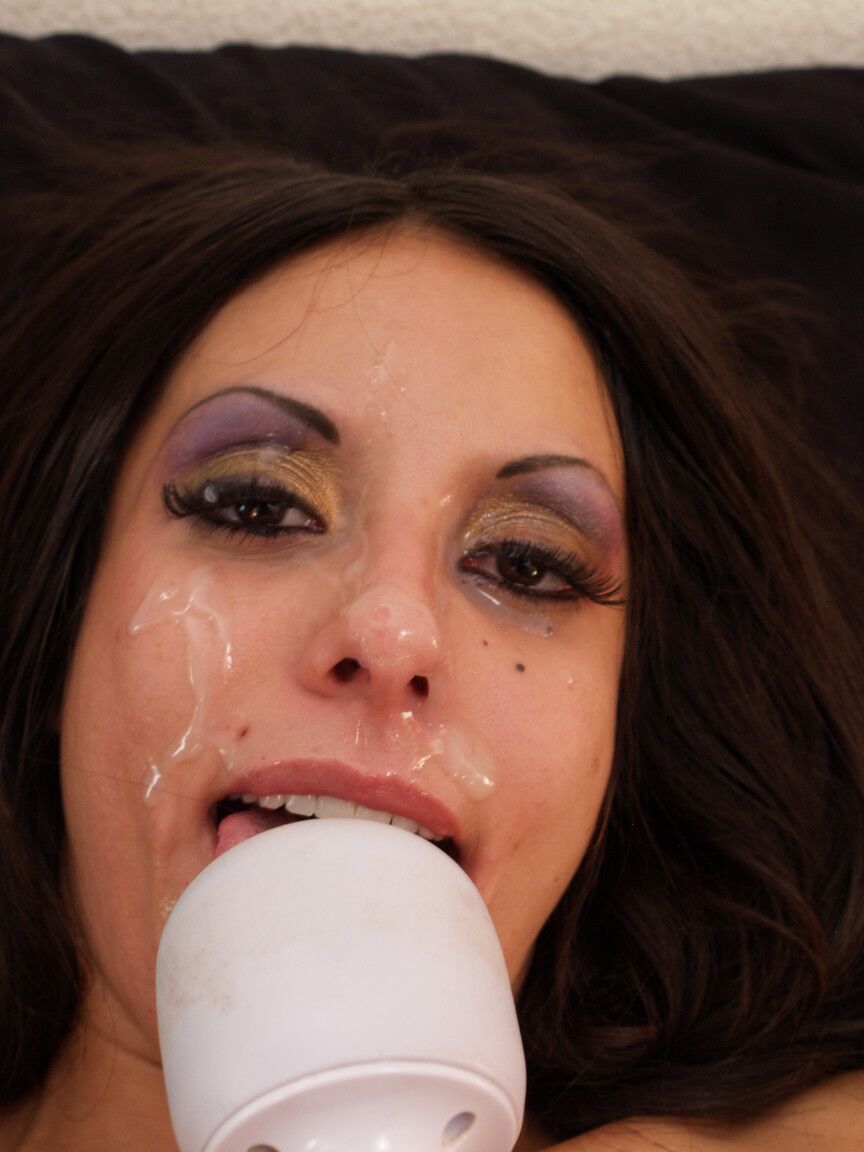 20P Garota morena Graciela dá um titjob