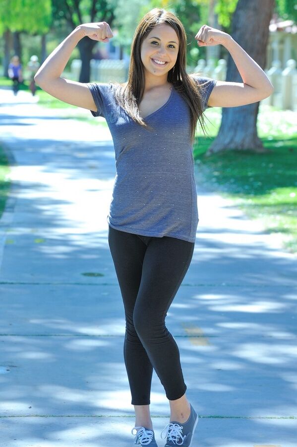 15P Girl next door in yoga pants flashing nice tits in public park and on road