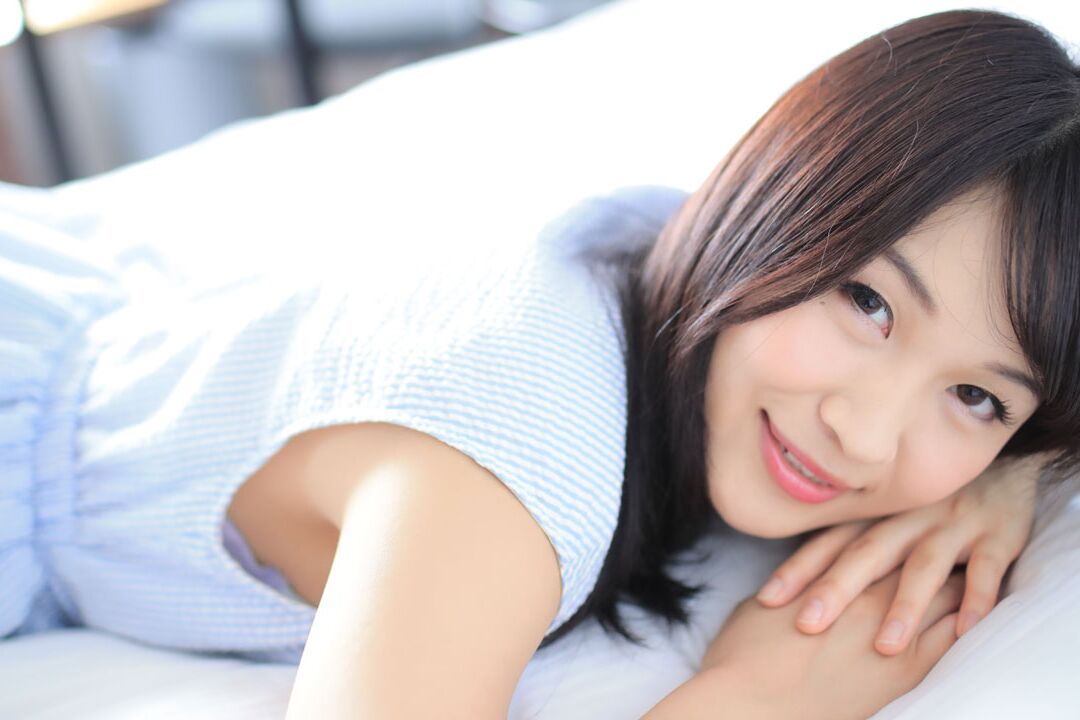 21P A adorável querida asiática Shizuku Hatano prova um pau antes de uma pregação hardcore
