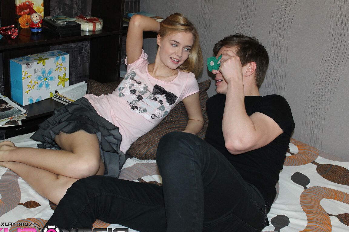 21P Kinky teen Chloe gets her twat filed in front of her cheating boyfriend