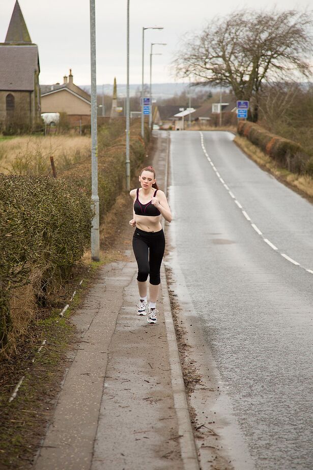 16P Fit 30 plus lady Mystique doffs spandex jogging attire before showing her bush