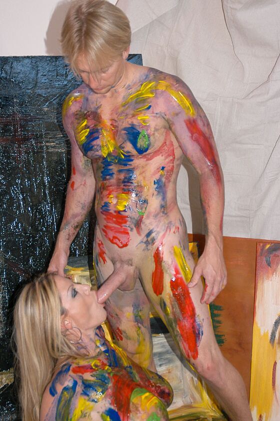 17P Freaky estudiante de arte pinta el cuerpo sexy de Kelly Madison y se la folla hasta el fondo