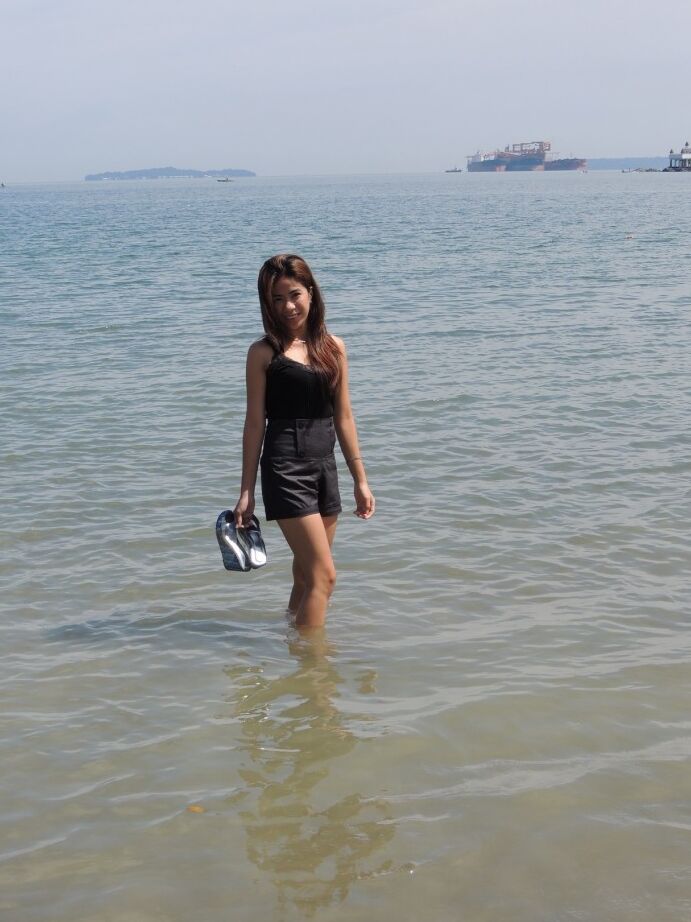21P Filipina Chelsy amadora magra expõe sua figura pequena antes do sexo