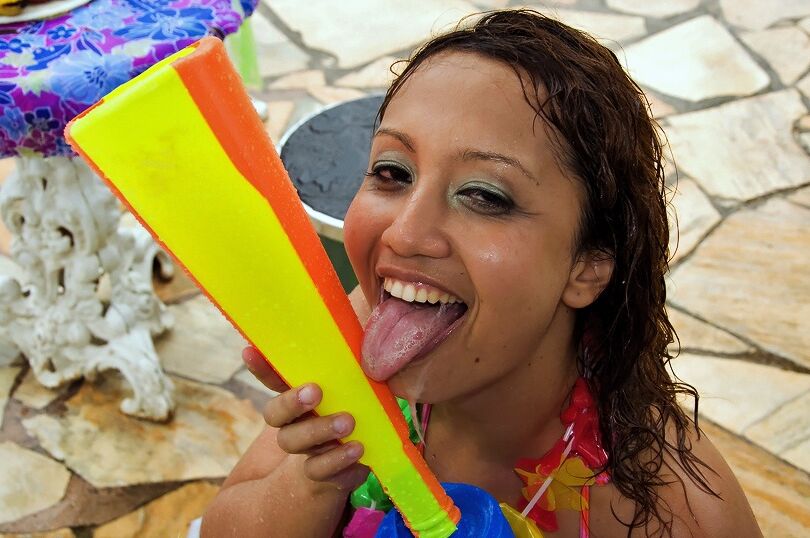 16P Latina milf com bunda gostosa Sabrina Ferrari beijando e fodendo ao ar livre