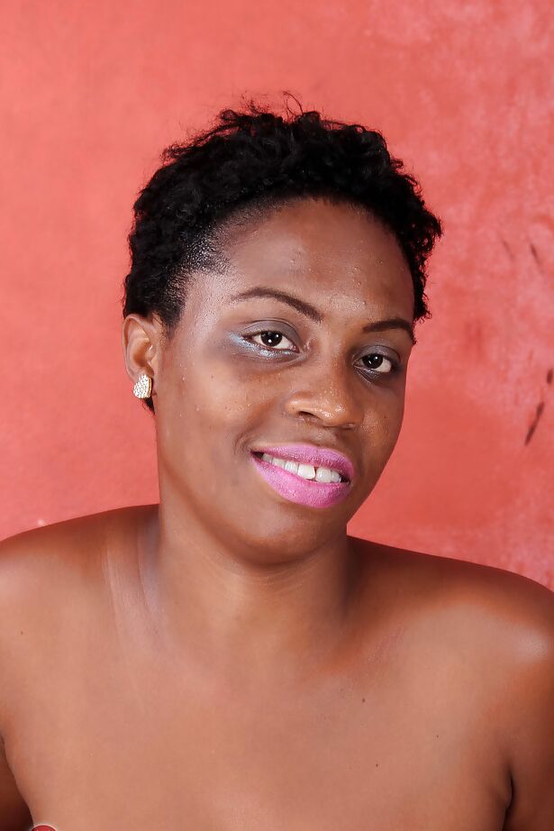 16P Short haired black chick Lulu making her nude modeling debut