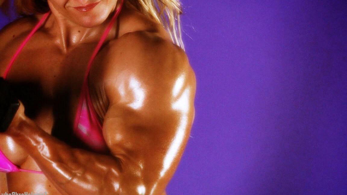 15P Femme Corps Dur Brigita Brezovac Bodybuilder Bikini Huilé