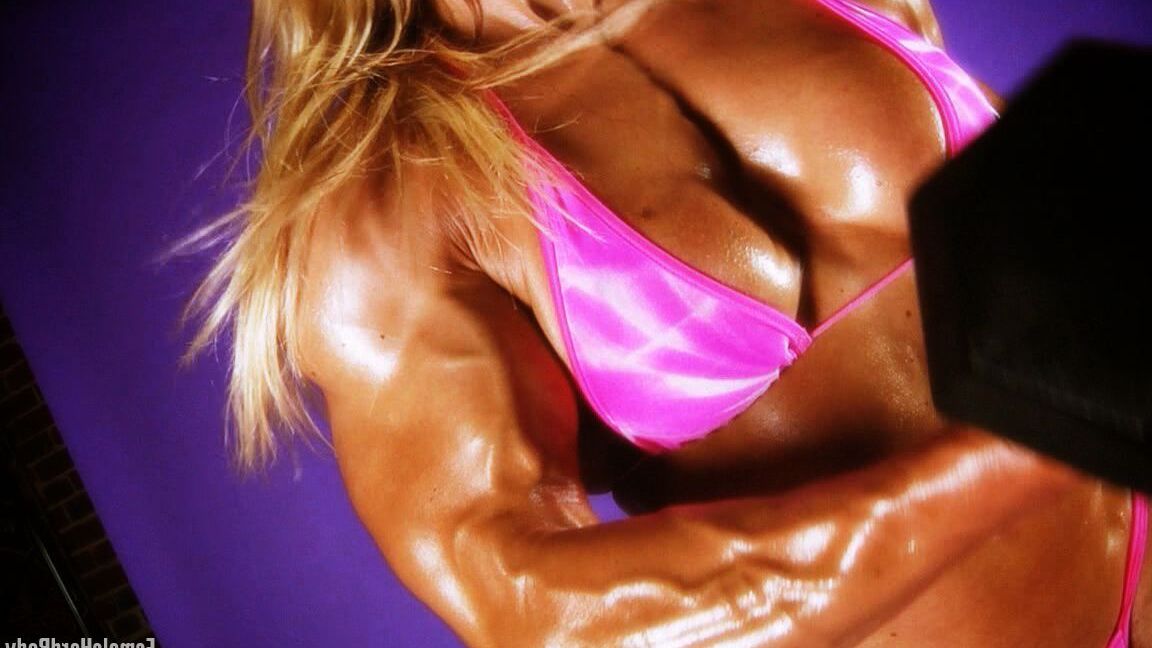 15P Femme Corps Dur Brigita Brezovac Bodybuilder Bikini Huilé