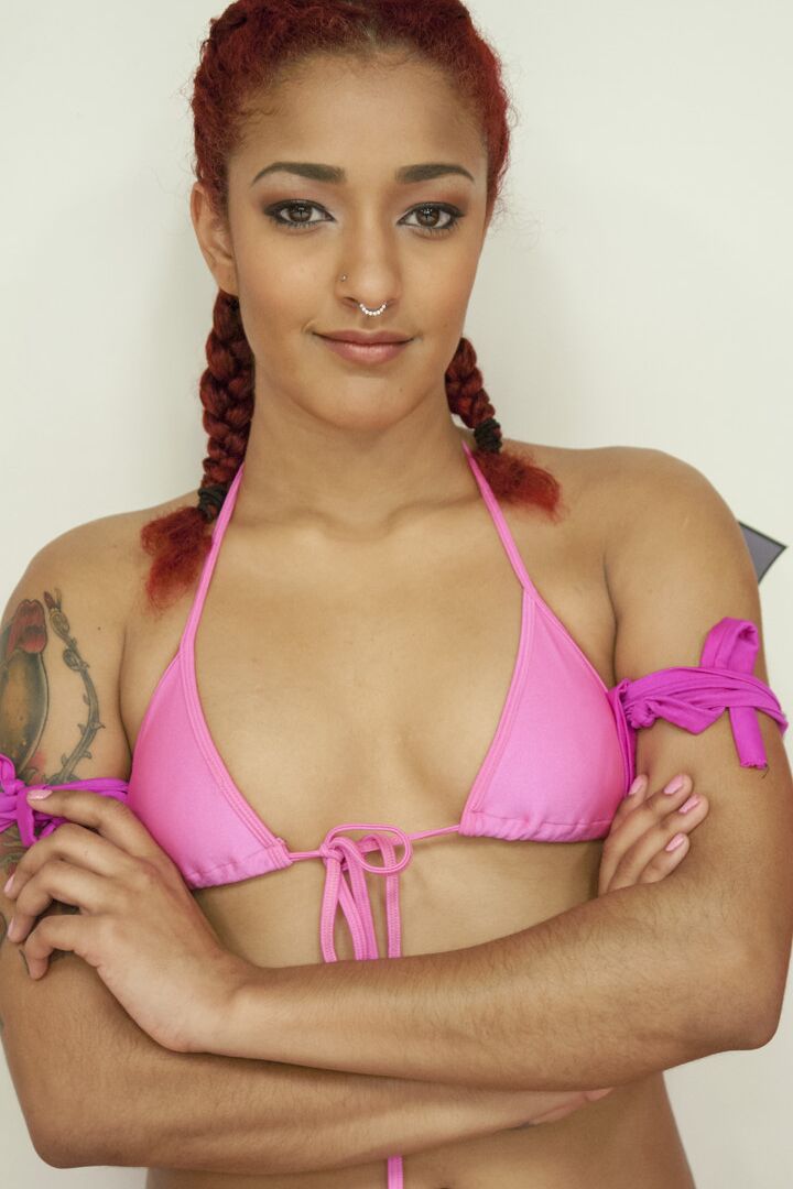 21P Ultimate Surrender Daisy Ducati, Mona Gales