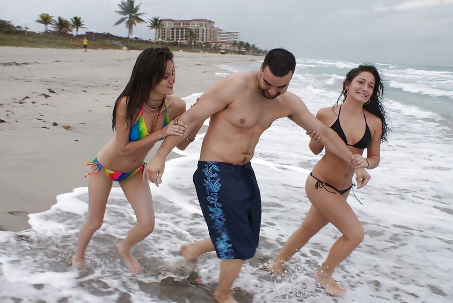 16P Naughty hotties with neat fannies give a blowjob to a lucky guy