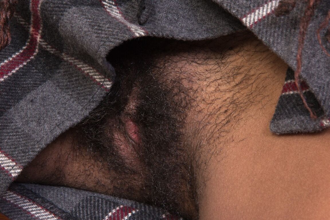 17P Hot ebony estudante Saf apresenta corpo magro