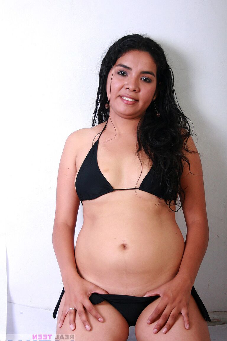15P Lorena from Venezuela is one of the first models we ever worked in this site