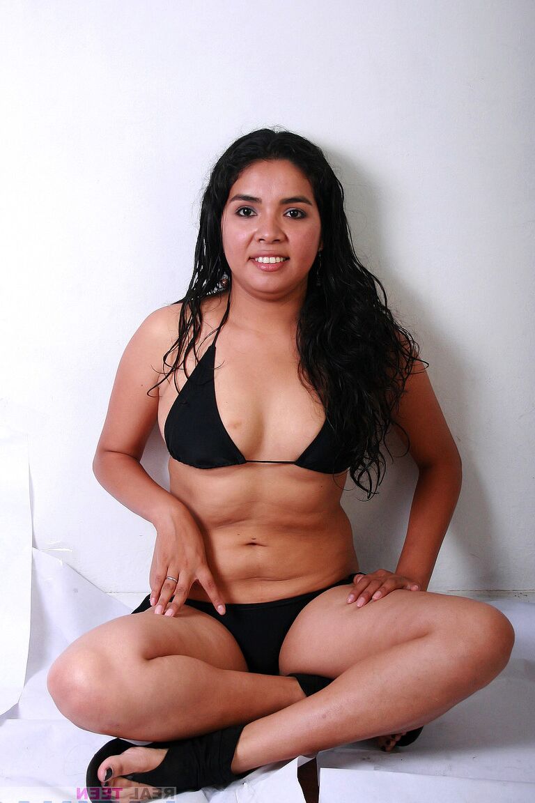 15P Lorena from Venezuela is one of the first models we ever worked in this site