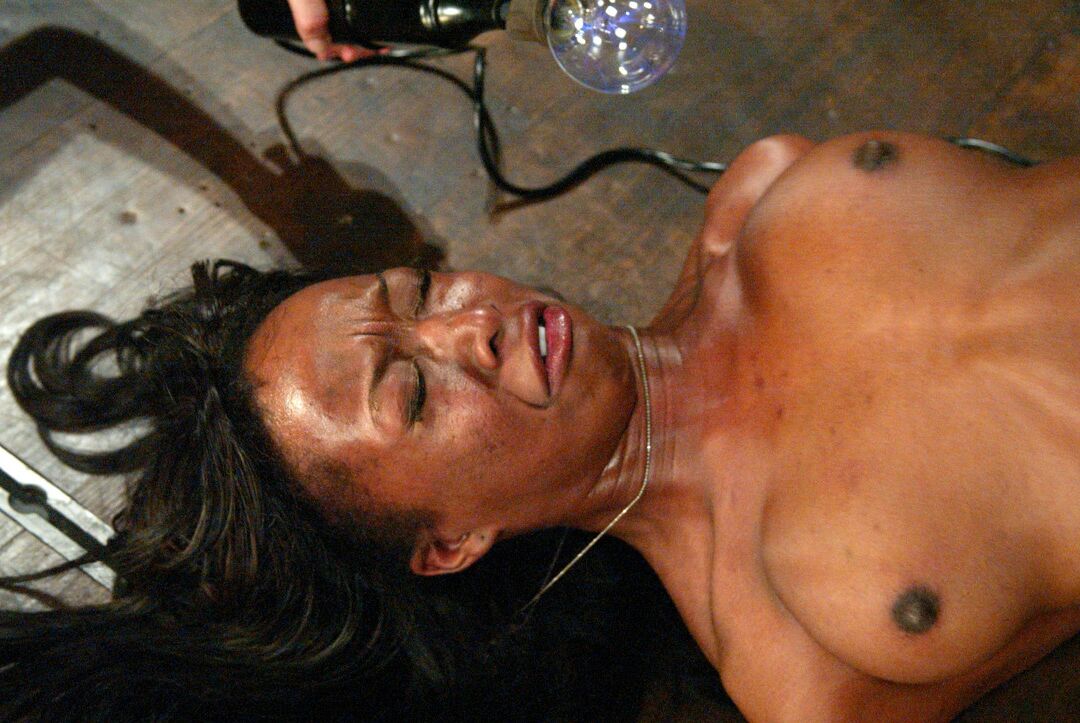 21P Coño con cable Stacey Cash