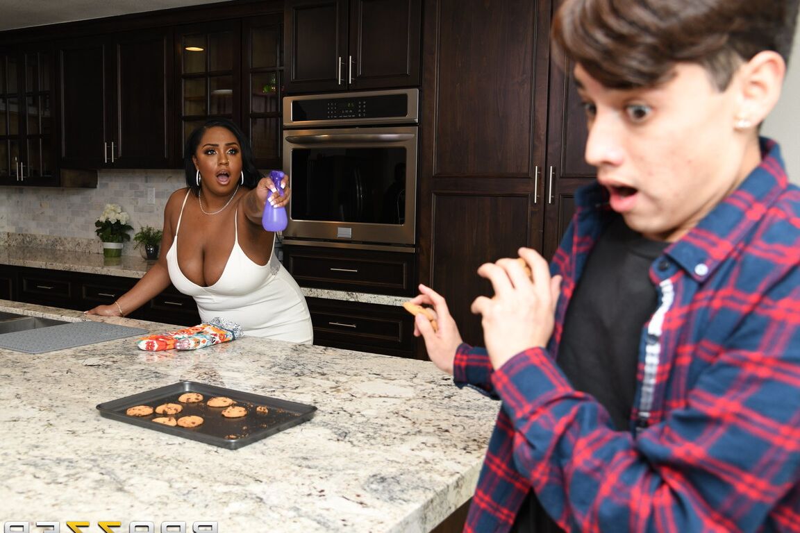 21P MILFs Like It Big Juan El Caballo Loco, Layton Benton