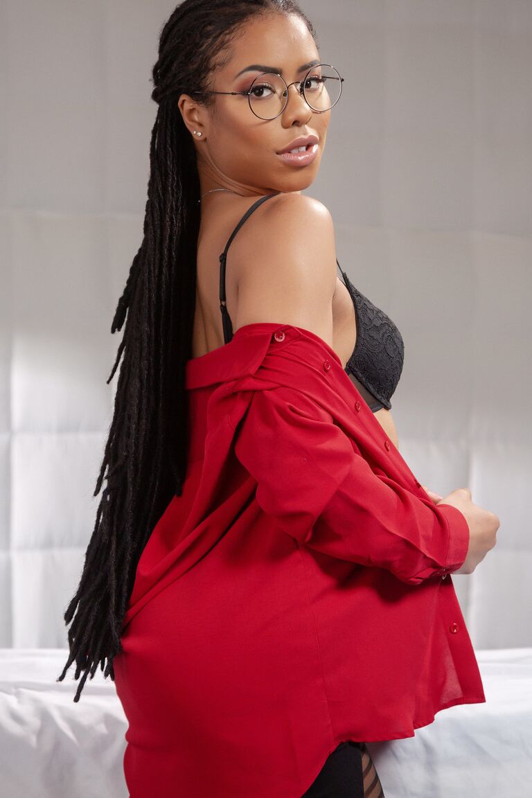 21P Hot doctor Kira Noir fucks a hung prisoner and takes a messy facial