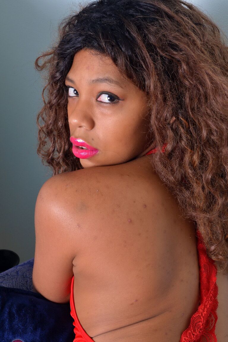21P Curly haired ebony Anabelle Rey lets out her big boobs and spreads her holes