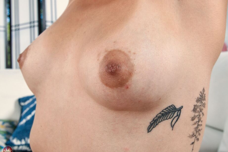 16P Petite ébano amadora Aviana Lace abre os lábios bem abertos