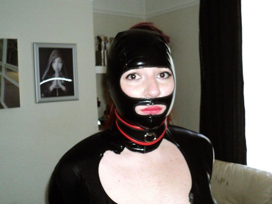 16P Black Fox Fetish Slave in Latex