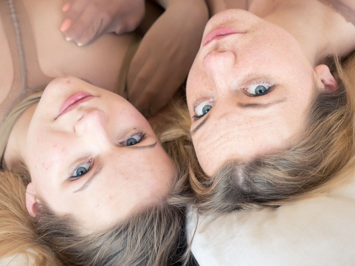 21P The Life Erotic Elizabeth L, Emma O