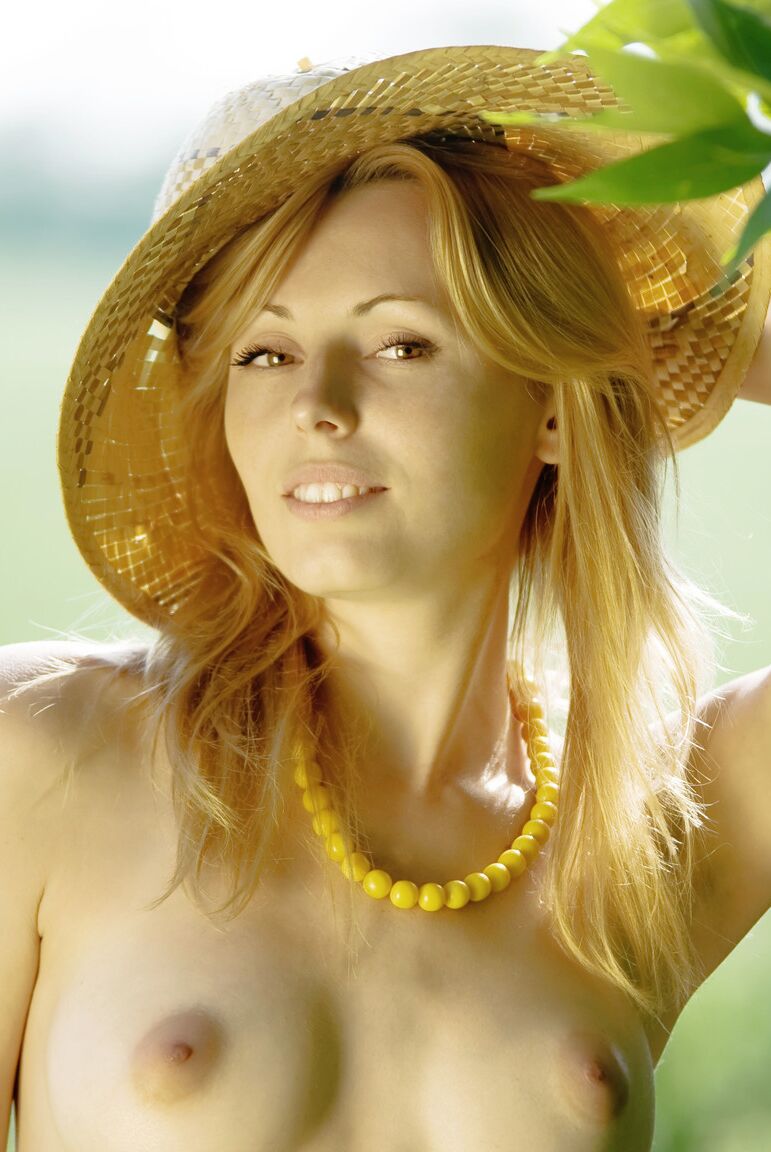 21P Beleza Erótica Alina Porter