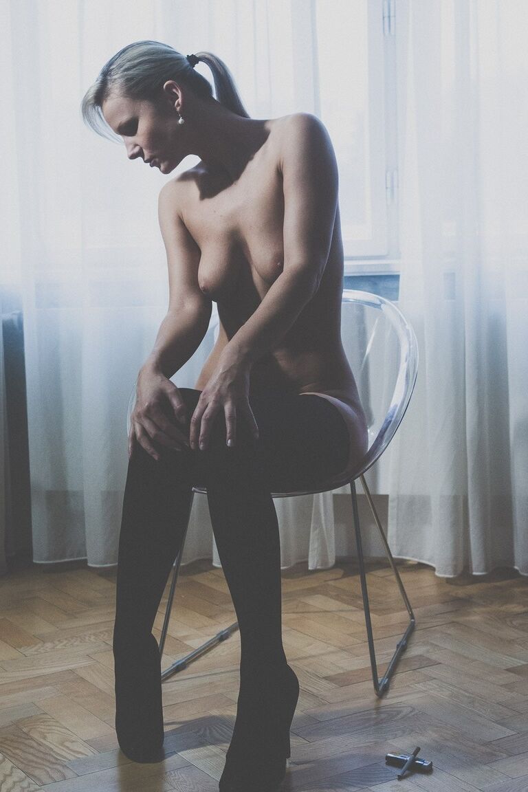 17P Erotic Czech babe Samantha Jolie poses in her stockings and masturbates