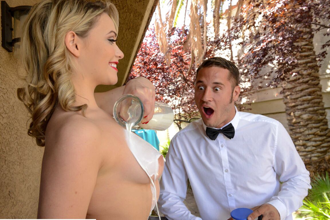 21P Bombón con culo de burbuja Mia Malkova recibe creampie en su coño recortado