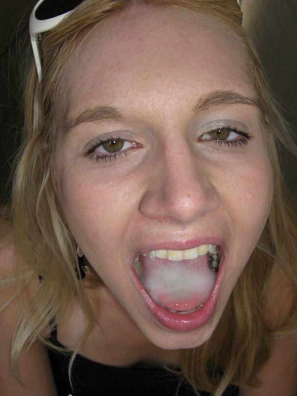 15P La salope blonde Becky Pureheart arbore une gorgée de sperme après une BJ dans une voiture