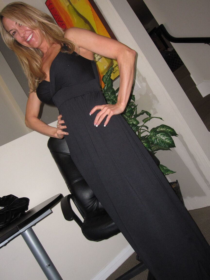 17P La puma con clase Brandi Love se une a Kelly para hacer alarde de grandes tetas