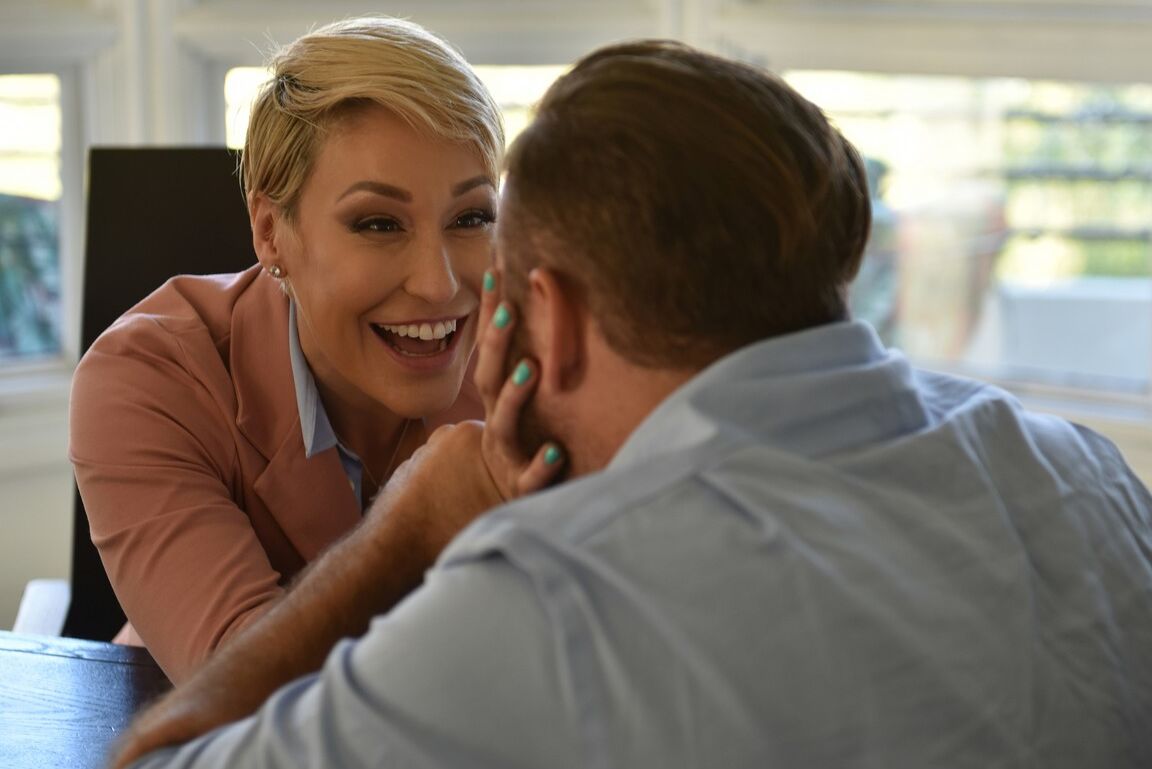 21P Curvaceous mom with a huge ass Ryan Keely gives a hot footjob before fucking