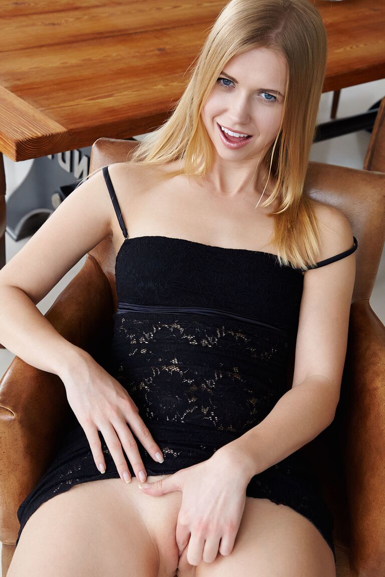 21P Sex Art Violeta Rosa