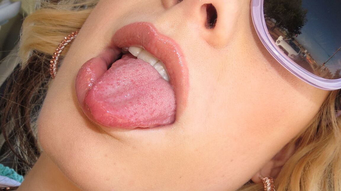 17P Estrelas porno loiras com peitos grandes Siri e Kelly Madison mostram suas curvas