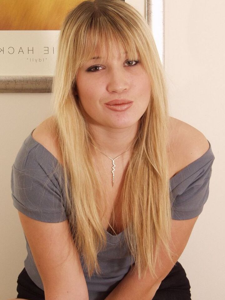 21P Only Tease Natalie