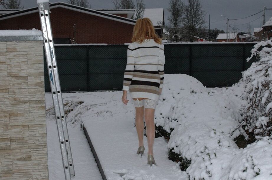 20P Old blond Kyras Nylons models white 3 piece lingerie after coming in from snow