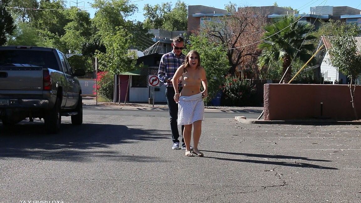 16P Itty Bitty Brooke se llena el coño